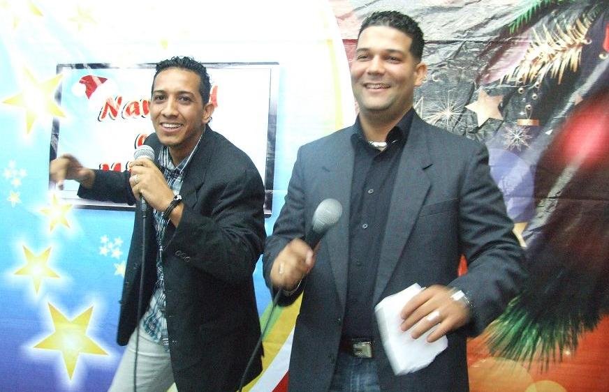 Manuel Alonzo y Jose Luis Bautista en Navidad con mi Barrio